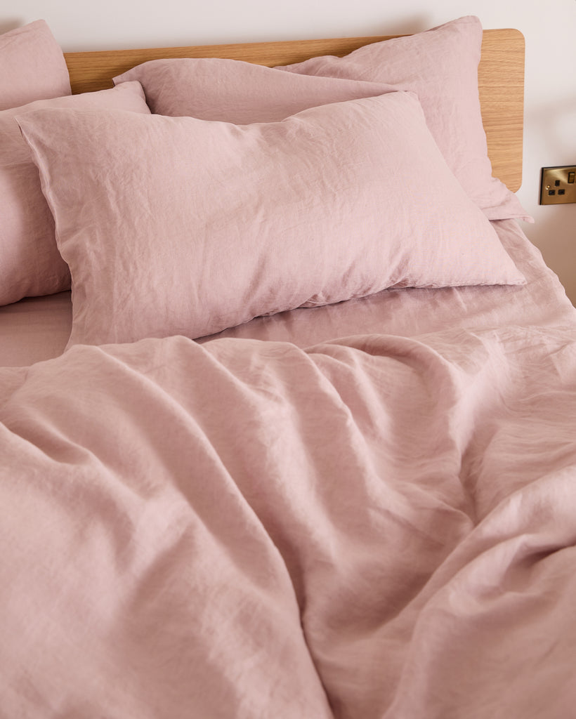 Discover our exquisite 100% Linen Collection - an exclusive selection designed for lasting elegance and unmatched comfort.&nbsp;

These Blush Linen Pillowcase is skillfully crafted from superior, medium-weight linen, this bedding offers the sleeper a blend of plushness, breathability, and resilience. Each piece is pre-washed in a delicate blush hue for a worn-in sensation. Designed in Ireland and woven in Portugal.&nbsp;