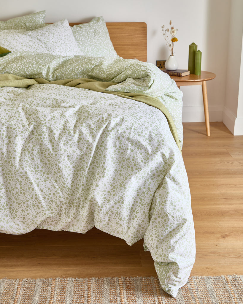 The Foxford Lucy Duvet Set in a beautiful sage green floral design brings a refreshing touch of nature to your bedroom. New for SS25 and part of our Everyday Collection, this duvet set is crafted with a 180-thread count, offering a soft and breathable feel for everyday comfort. The delicate floral pattern creates a tranquil vibe, perfect for welcoming the new season with style. Designed in Ireland, the Foxford Lucy Duvet Set blends modern design with the timeless quality of Irish craftsmanship. Add a touch 