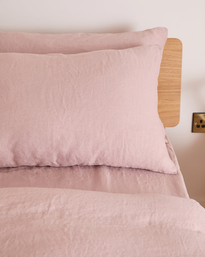 Discover our exquisite 100% Linen Collection - an exclusive selection designed for lasting elegance and unmatched comfort.&nbsp;

These Blush Linen Pillowcase is skillfully crafted from superior, medium-weight linen, this bedding offers the sleeper a blend of plushness, breathability, and resilience. Each piece is pre-washed in a delicate blush hue for a worn-in sensation. Designed in Ireland and woven in Portugal.&nbsp;