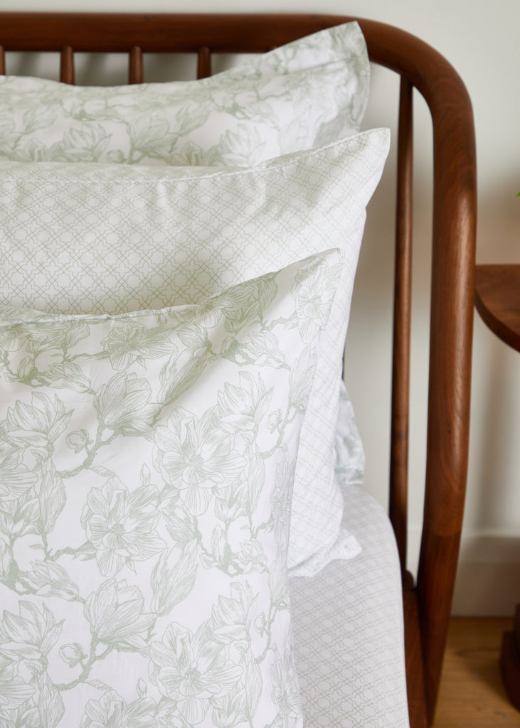 Crafted from 100% cotton, the Foxford Sage Magnolia Pillowcase Set features a serene magnolia pattern that brings elegance to any space. Its luxurious fabric ensures a comfortable and revitalizing sleep. The set includes two pillowcases.