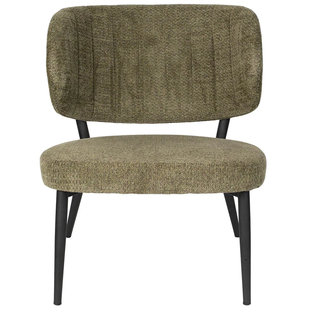 The Leona chair combines comfort and style. Its body-hugging backrest invites you to relax. Crafted with a sleek black metal frame and a soft blended fabric, it exudes sophistication. The elegant decorative stitching on the backrest adds a touch of refinement to this remarkable seating experience.&nbsp;