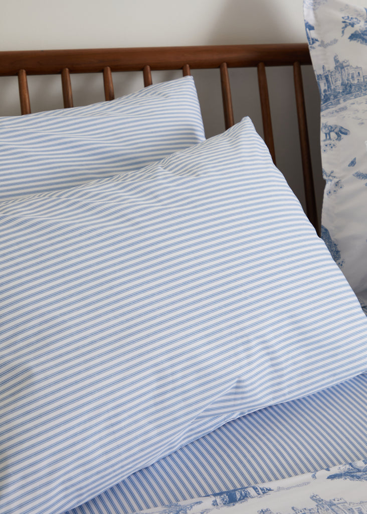 Foxford Wild Atlantic Stripe Pillowcase Set Crafted from soft and luxurious 300-thread cotton, these pillowcases offer unparalleled comfort and style for a peaceful night's sleep.