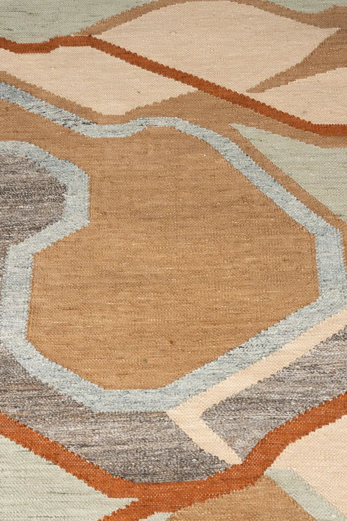 Follow the curves of the Saigon River in the Saigon rug.  The Saigon rug is inspired by the vibrant city of Ho Chi Minh, also known as Saigon. The rug reflects the city with the beautiful Saigon River winding through the city and the diversity of buildings.&nbsp;